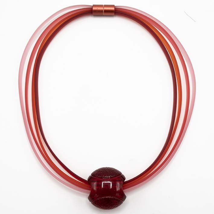 Bijzondere ketting van 4 lijns rood rubber met verwisselbare hanger in rood
