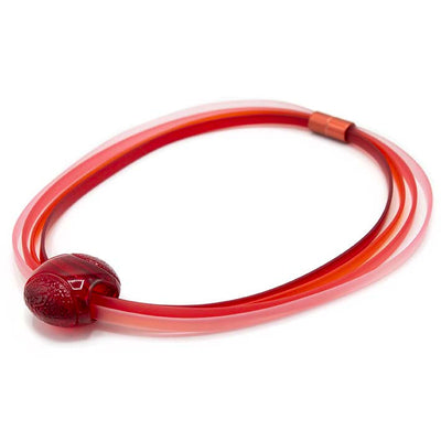 Bijzondere ketting van 4 lijns rood rubber met verwisselbare hanger in rood
