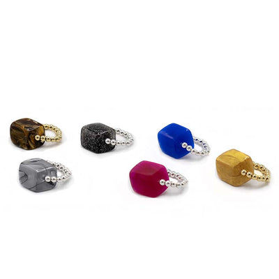 Ring met 1 mini Cube in verschillende kleuren