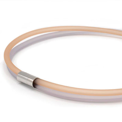 Rubber ketting 2 lijns,  licht grijs/ champagne