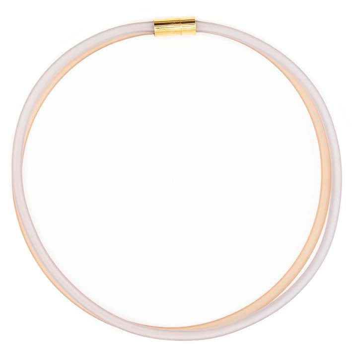 Rubber ketting 2 lijns,  licht grijs/ champagne