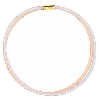 Rubber ketting 2 lijns,  licht grijs/ champagne