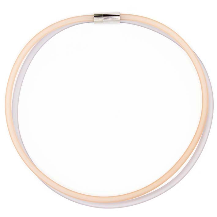 Rubber ketting 2 lijns,  licht grijs/ champagne