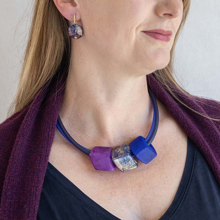 Exclusieve ketting van rubber met 3 Cubes, Brave new world