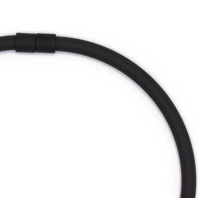 Statement ketting 1-lijns Bold, zwart (8 mm rubber) met Cube Carmine