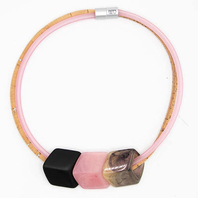 Exclusieve roze ketting van rubber met  3 Cubes  - Blush -