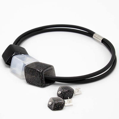 Ketting van rubber met  3 Cubes  - Midnight Musk