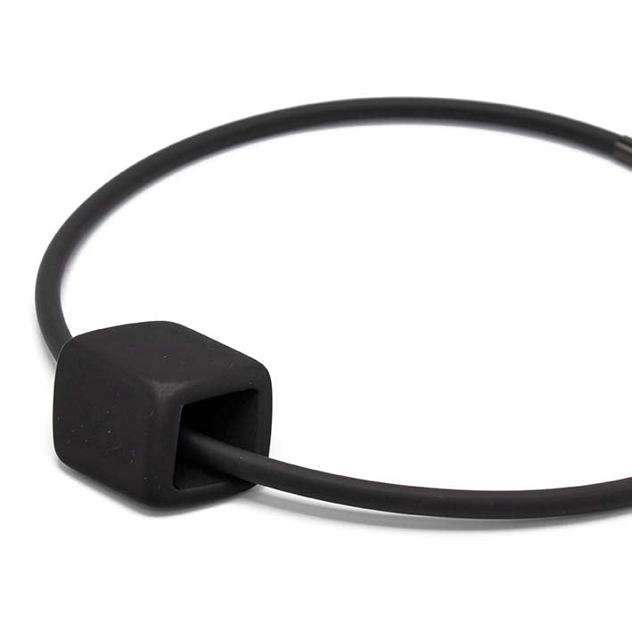 Ketting van RUBBER 1 lijns met Cube Black - FEESTCOLLECTIE -