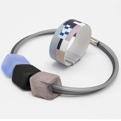 Exclusieve ketting van rubber met 3 Cubes  3, Vlaamse gaai