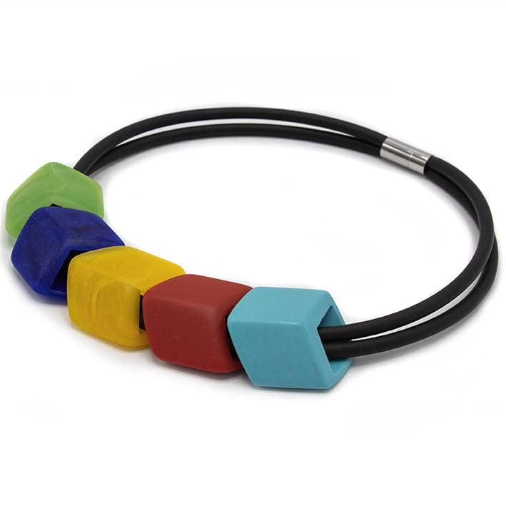 Exclusieve ketting van rubber met 5 Cubes, Primary