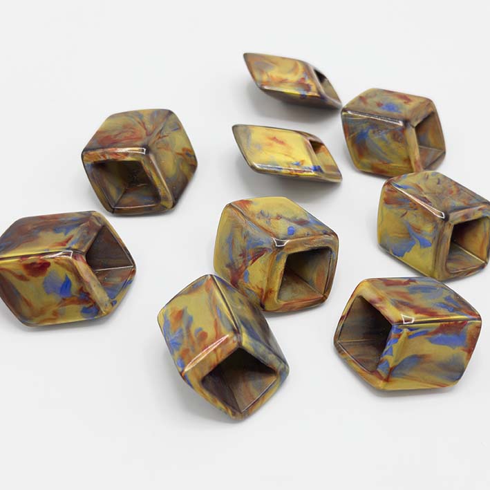 Cube hanger Artistic