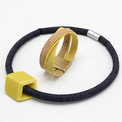 Statement  ketting van jeans met 1 gele CUBE