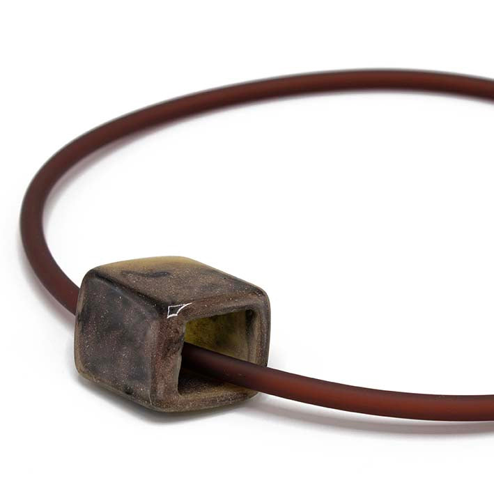 Ketting van RUBBER 1 lijns met Cube Toundra - FEESTCOLLECTIE -