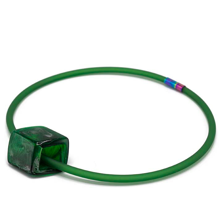 Ketting van RUBBER 1 lijns met Cube Bottle Green - FEESTCOLLECTIE -