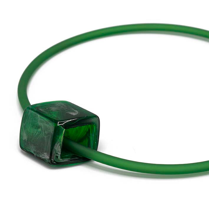 Ketting van RUBBER 1 lijns met Cube Bottle Green - FEESTCOLLECTIE -