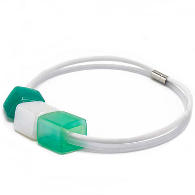 Exclusieve witte ketting van rubber met  3 Cubes - Snowbell -