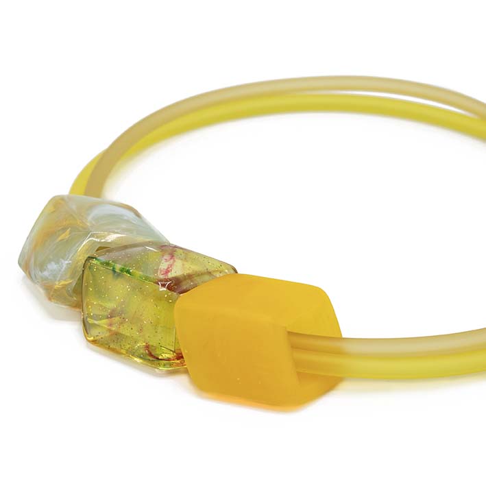 Exclusieve gele ketting van rubber met 3 Cubes - Buttercup