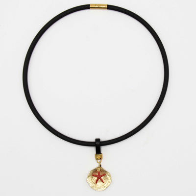 Hanger Gouden schelp met rode zeester