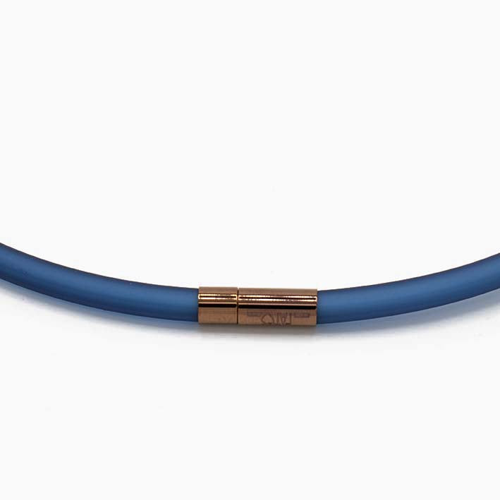 Ketting van RUBBER 1 lijns met Cube Teal glow- FEESTCOLLECTIE -