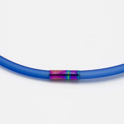 Ketting van RUBBER 1 lijns met Cube Azuur - FEESTCOLLECTIE -