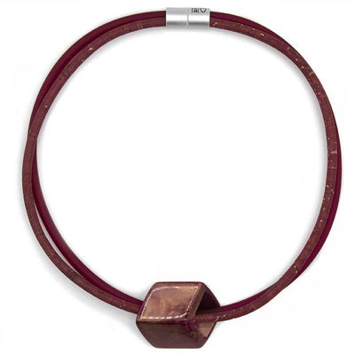 Bijzondere ketting van kurk en rubber met 1 Cube, Ruby