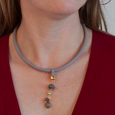 Hanger Labradoriet met parel goud