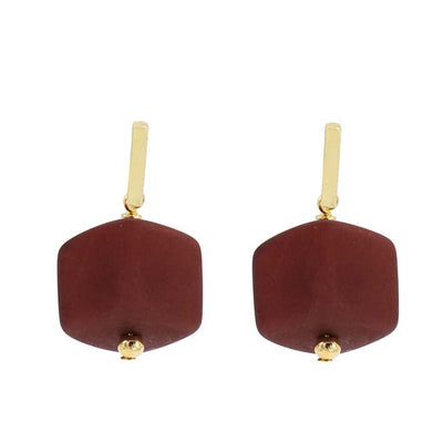 Oorbellen met  1 Cube Wijn rood