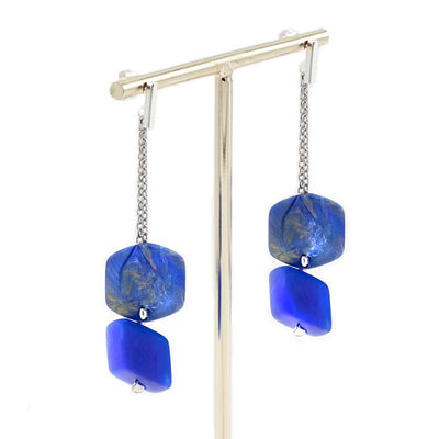 Oorbellen met 2 mini Cubes in blauw