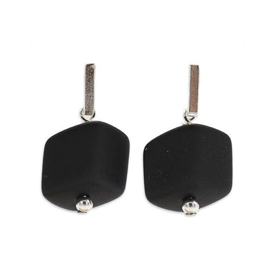 Oorbellen met  1 Cube Zwart Mat