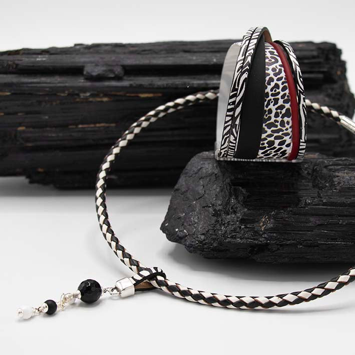 Oorbellen - Zwarte onyx met cacholong - lang