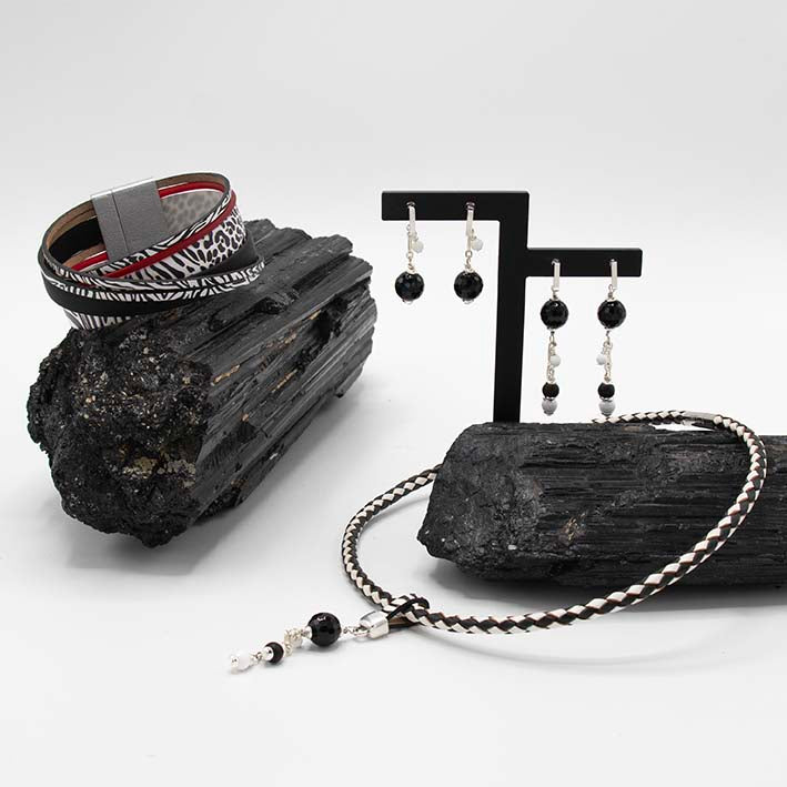 Oorbellen - Zwarte onyx met cacholong - kort
